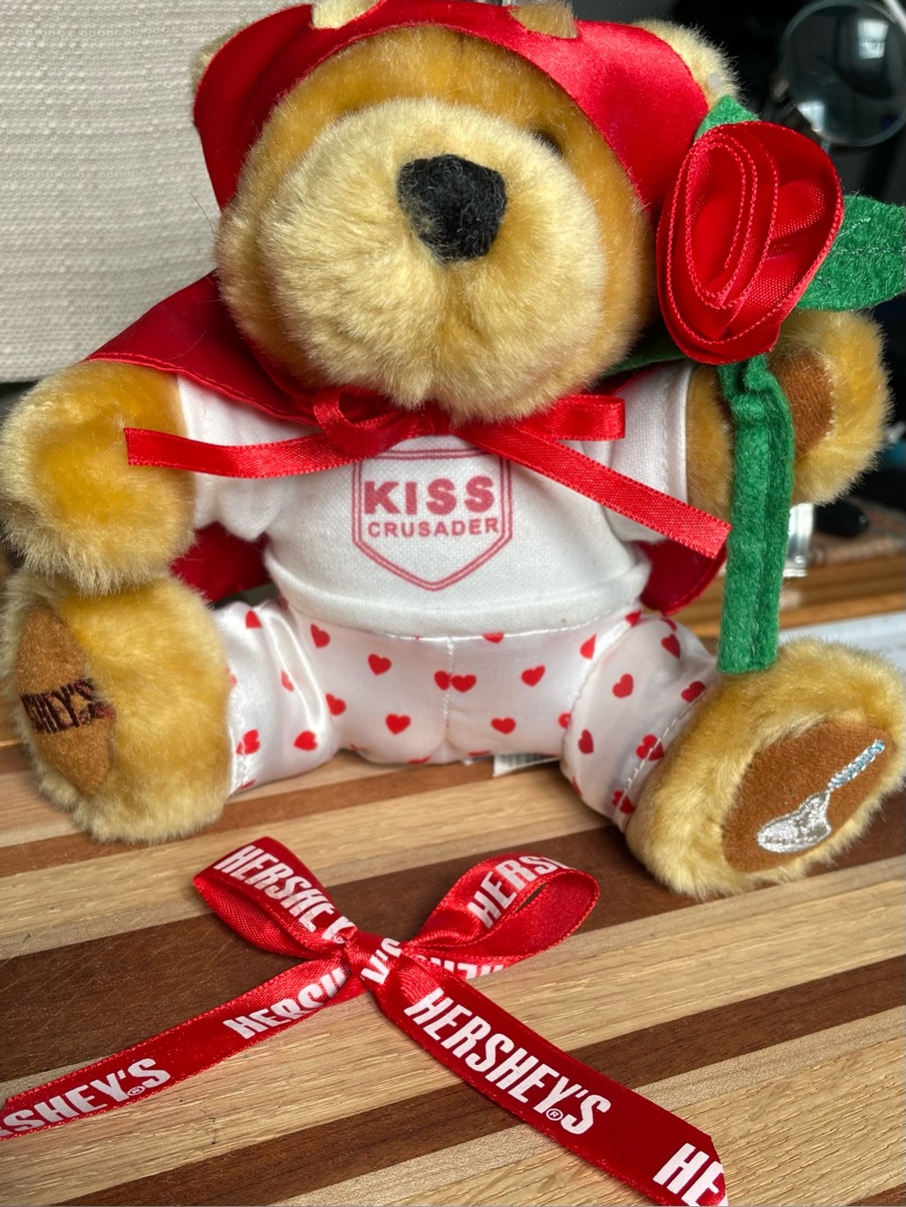Hershey Kisses Bear cape and mask! Cute bear 6.5” tall 7” across feet! Adorable